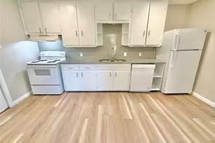 428 E Elm St, Denison, TX 75021 - Photo 5