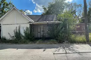 1807 S Malcolm X Blvd, Dallas, TX 75226 - Photo 3