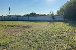 18648 Doubletree Dr, Justin, TX 76247 - Photo 33