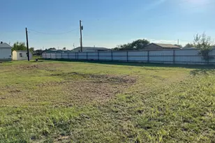 18648 Doubletree Dr, Justin, TX 76247 - Photo 29