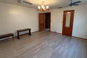 407 N Lane St, Decatur, TX 76234 - Photo 11