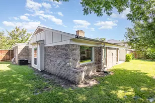 15515 Leavalley Cir, Dallas, TX 75248 - Photo 17