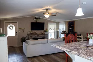 130 Firefly Dr, Springtown, TX 76082 - Photo 9