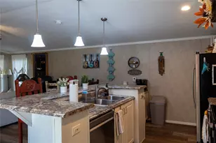 130 Firefly Dr, Springtown, TX 76082 - Photo 9