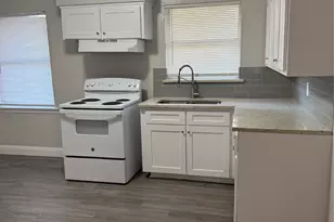 1909 Dorothy Dr, Grand Prairie, TX 75051 - Photo 5