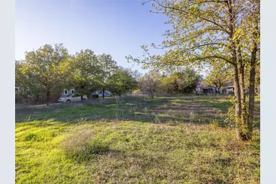 2904 Cedarhill Street, Granbury, TX 76048 - Photo 3