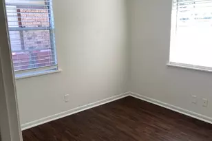 621 Hillside Dr, Sherman, TX 75090 - Photo 7