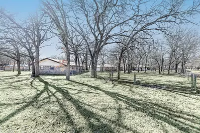 220 Tanglewood Street, Bowie, TX 76230 - Photo 39