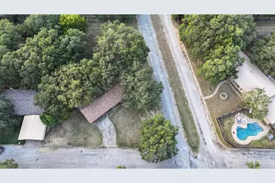 220 Tanglewood Street, Bowie, TX 76230 - Photo 37