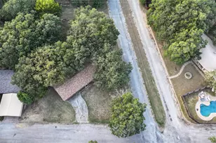 220 Tanglewood St, Bowie, TX 76230 - Photo 37