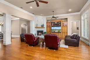 1206 E Baja Ct, Granbury, TX 76048 - Photo 3