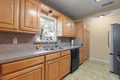 805 Marengo Street, Cleburne, TX 76033 - Photo 9