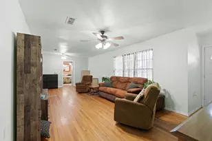 805 Marengo St, Cleburne, TX 76033 - Photo 5