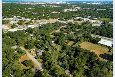 1620 Oak Knoll Drive, Haltom City, TX 76117 - Photo 11