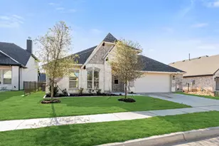 324 Bowrider Ln, Granbury, TX 76049 - Photo 3