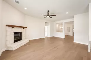 324 Bowrider Ln, Granbury, TX 76049 - Photo 17