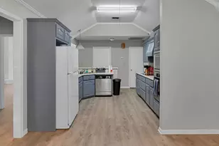 2618 S 2nd St, Waco, TX 76706 - Photo 9