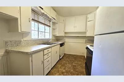 2621 N Locust Street, Denton, TX 76209 - Photo 11