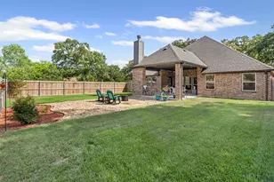 204 W 5th St, Springtown, TX 76082 - Photo 27