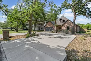 204 W 5th St, Springtown, TX 76082 - Photo 5