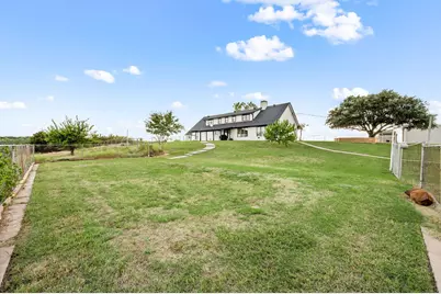 10902 Clear Creek Road W, Sanger, TX 76266 - Photo 23