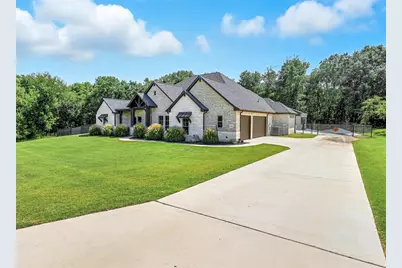 2021 Shady Creek Crossing, Azle, TX 76020 - Photo 3