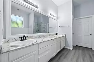 626 SE 4th St, Grand Prairie, TX 75051 - Photo 13