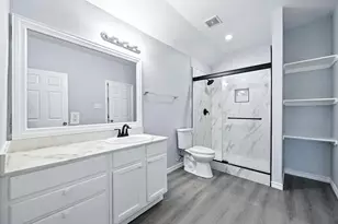 626 SE 4th St, Grand Prairie, TX 75051 - Photo 21