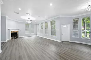 626 SE 4th St, Grand Prairie, TX 75051 - Photo 5