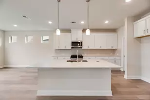 529 Marcus Ln, Crowley, TX 76036 - Photo 5