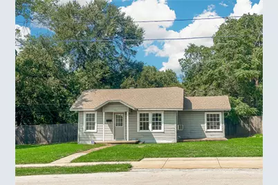 404 W Hudgins Street, Grapevine, TX 76051 - Photo 5