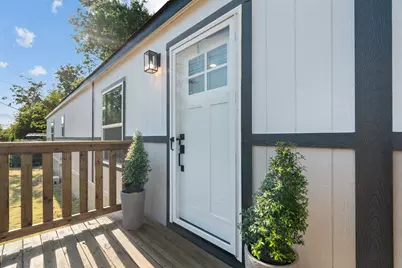 1121 Pawnee Trail, Granbury, TX 76048 - Photo 33