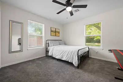 806 S Colonial Drive, Cleburne, TX 76033 - Photo 21