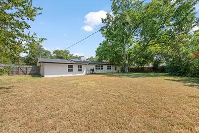 806 S Colonial Drive, Cleburne, TX 76033 - Photo 25