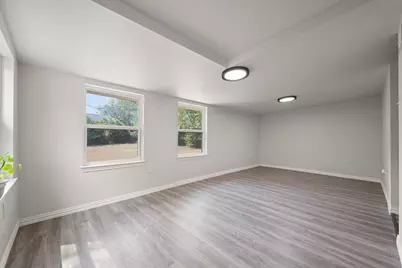 806 S Colonial Drive, Cleburne, TX 76033 - Photo 23