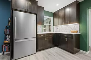 806 S Colonial Dr, Cleburne, TX 76033 - Photo 15