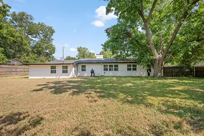 806 S Colonial Drive, Cleburne, TX 76033 - Photo 27