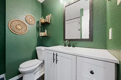 806 S Colonial Drive, Cleburne, TX 76033 - Photo 17