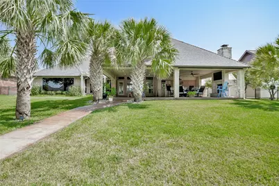 2208 Waters Edge Drive, Granbury, TX 76048 - Photo 33