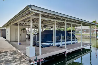 2208 Waters Edge Drive, Granbury, TX 76048 - Photo 35