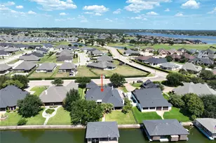 2208 Waters Edge Dr, Granbury, TX 76048 - Photo 39