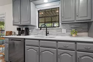 137 Bonham Dr, Hewitt, TX 76643 - Photo 15