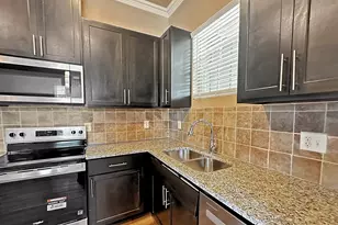 413 Henderson St, Bonham, TX 75418 - Photo 5