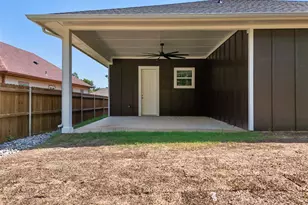 413 Henderson St, Bonham, TX 75418 - Photo 29