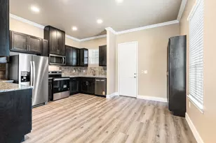 413 Henderson St, Bonham, TX 75418 - Photo 9