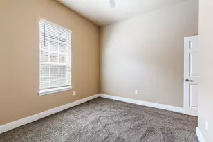 413 Henderson St, Bonham, TX 75418 - Photo 15