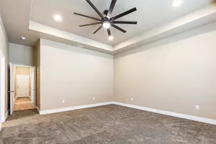 413 Henderson St, Bonham, TX 75418 - Photo 19