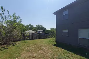 201 Poinsetta Ln, Cedar Hill, TX 75104 - Photo 15