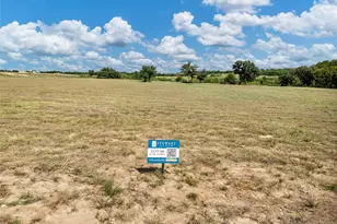 2019 Lindale Ln, Granbury, TX 76049 - Photo 1