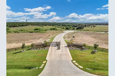 2019 Lindale Lane, Granbury, TX 76049 - Photo 9